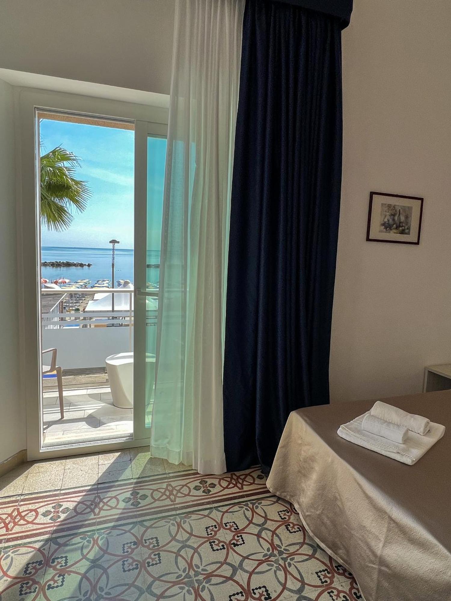 Hotel Ideal Купра-Мариттима Экстерьер фото